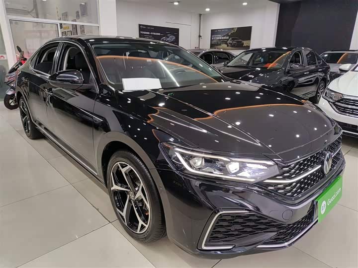 Фото 4 - Volkswagen Passat