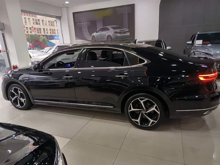 Фото 5 - Volkswagen Passat