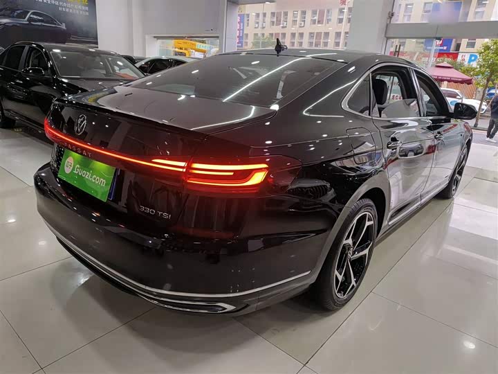 Фото 7 - Volkswagen Passat