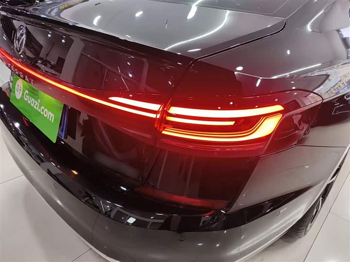 Фото 8 - Volkswagen Passat