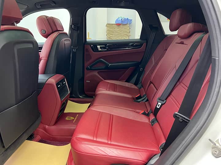 Фото 10 - Porsche Cayenne