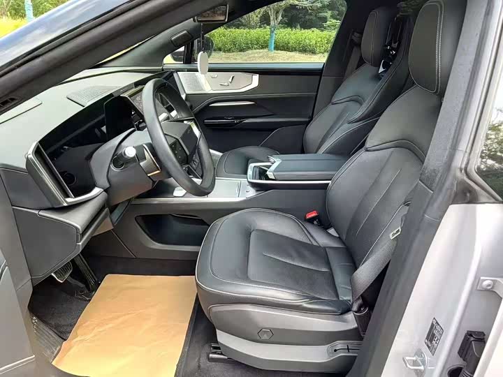 Фото 3 - HiPhi Y