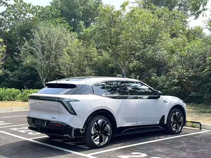 Фото 7 - HiPhi Y