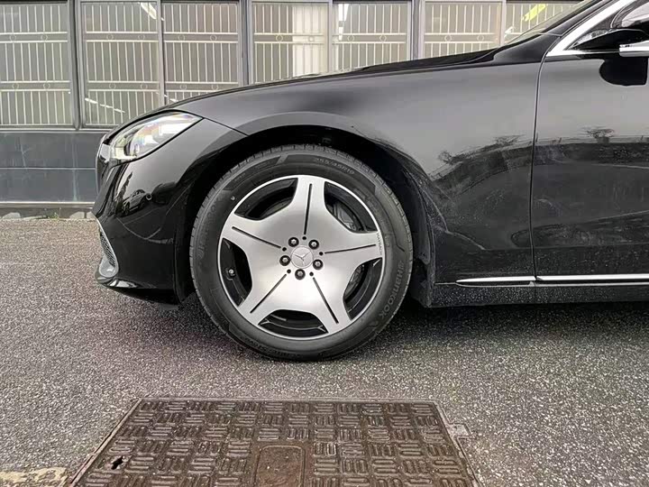 Фото 3 - Mercedes-Benz Maybach S-Class