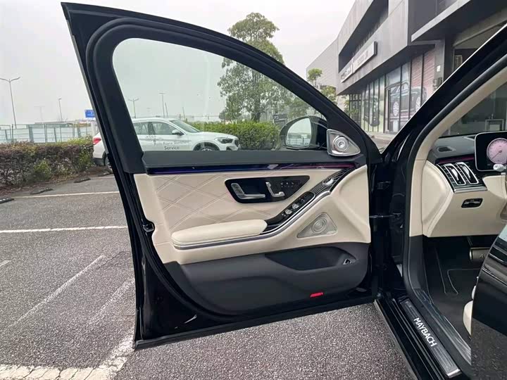 Фото 9 - Mercedes-Benz Maybach S-Class