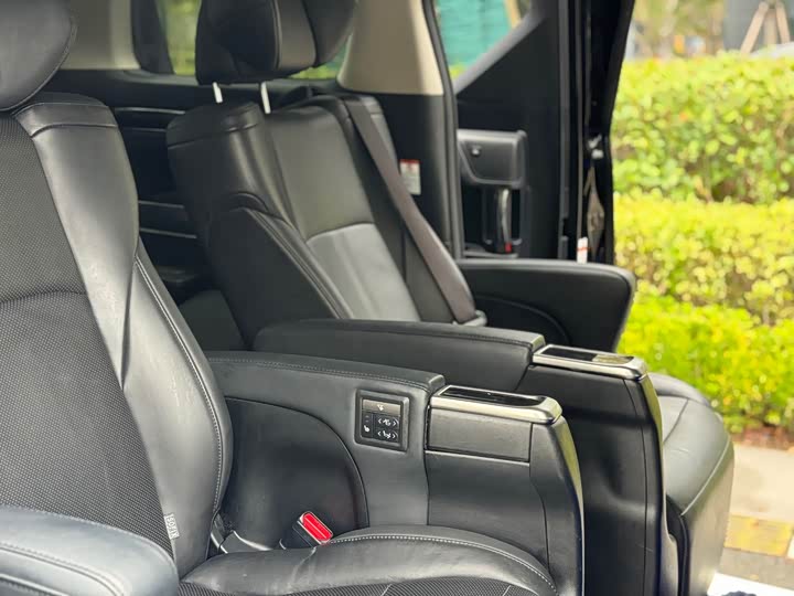 Фото 17 - Toyota Vellfire