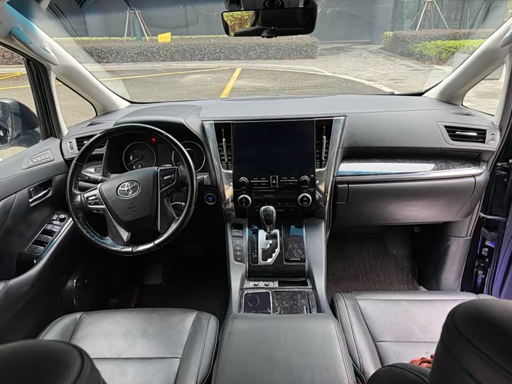 Фото 19 - Toyota Vellfire