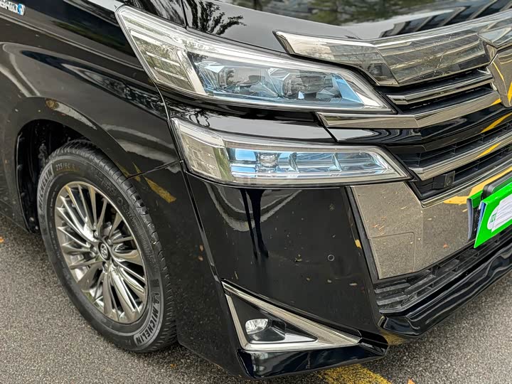 Фото 22 - Toyota Vellfire