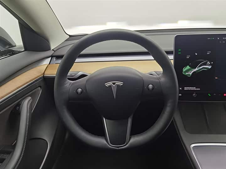 Фото 11 - Tesla Model 3