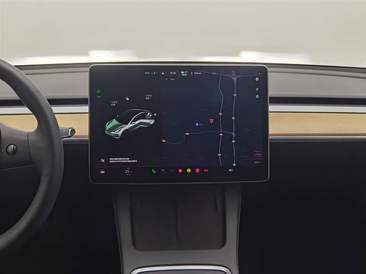 Фото 12 - Tesla Model 3