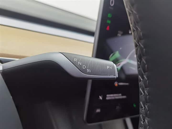 Фото 13 - Tesla Model 3