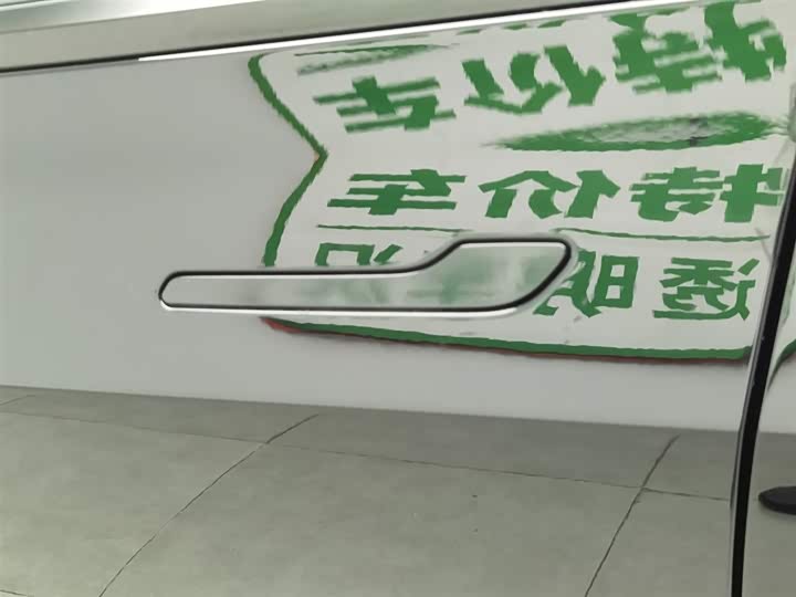 Фото 18 - Tesla Model 3