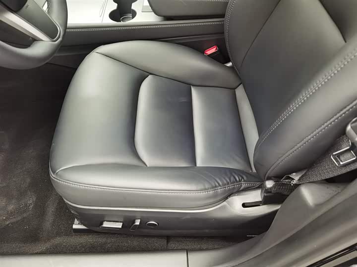 Фото 20 - Tesla Model 3