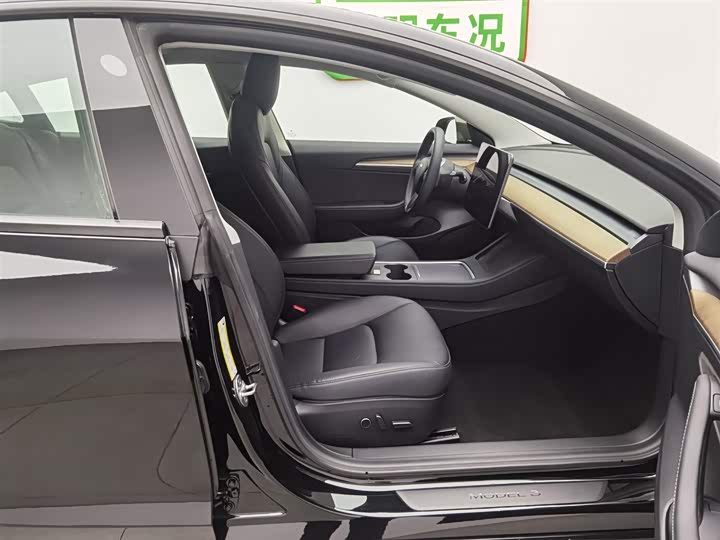 Фото 23 - Tesla Model 3