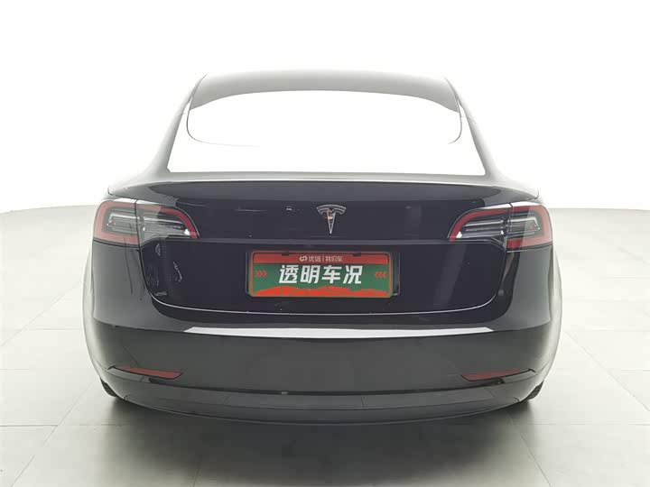 Фото 4 - Tesla Model 3