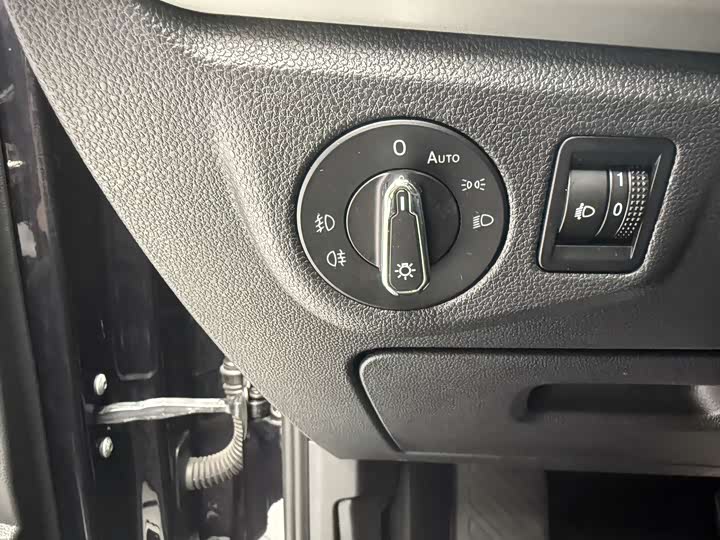 Фото 10 - Volkswagen Lavida