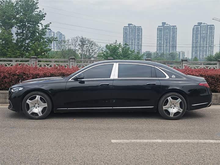 Фото 2 - Mercedes-Benz Maybach S-Class