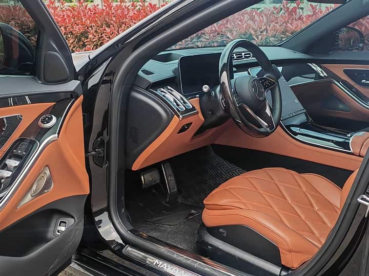 Фото 4 - Mercedes-Benz Maybach S-Class