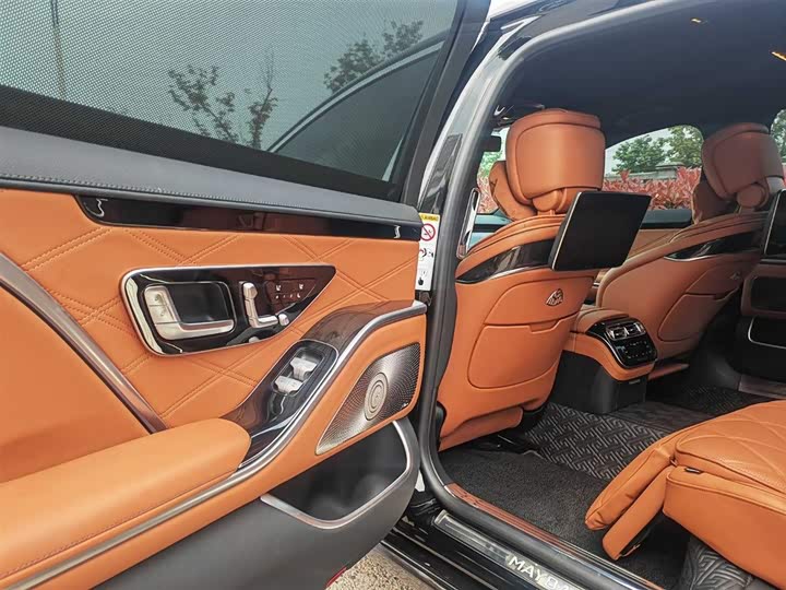 Фото 9 - Mercedes-Benz Maybach S-Class