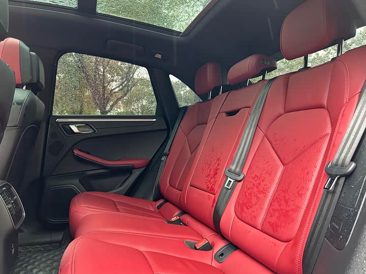 Фото 12 - Porsche Macan