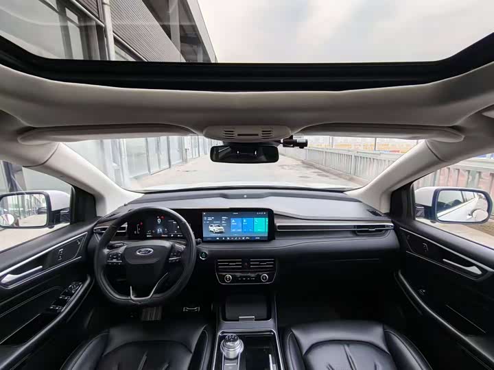 Фото 9 - Ford Edge