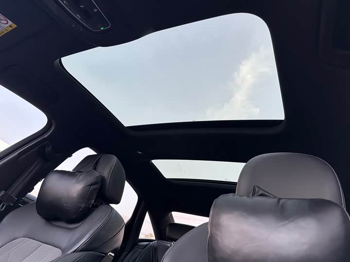 Фото 14 - Audi A6L