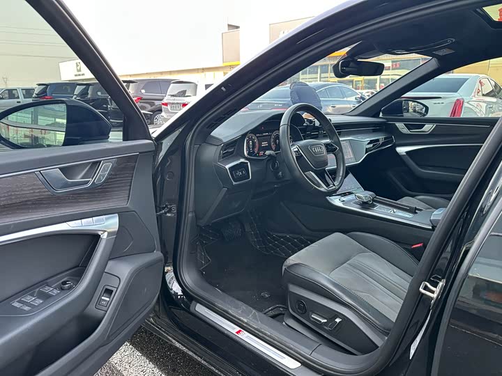 Фото 4 - Audi A6L