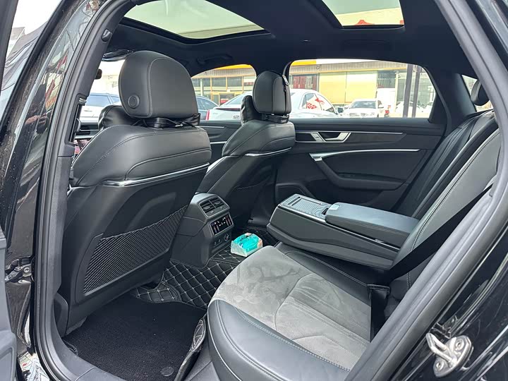 Фото 5 - Audi A6L