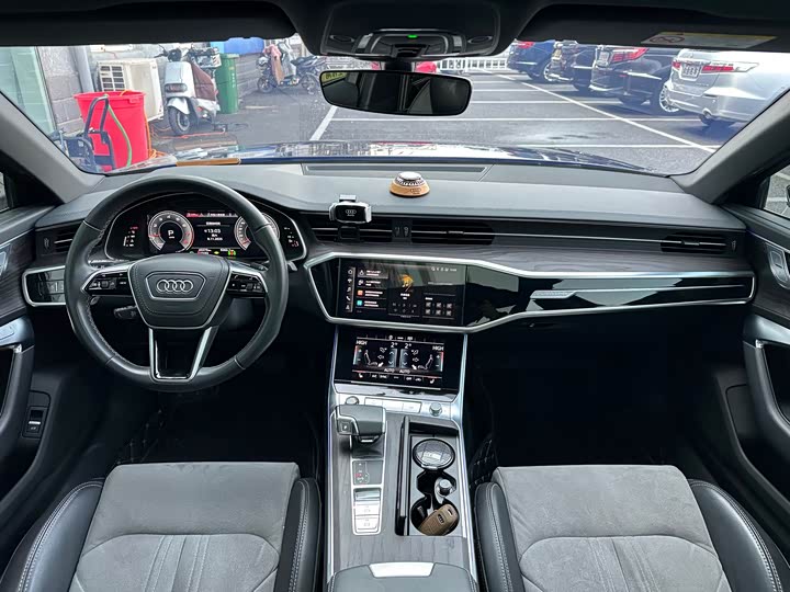 Фото 6 - Audi A6L