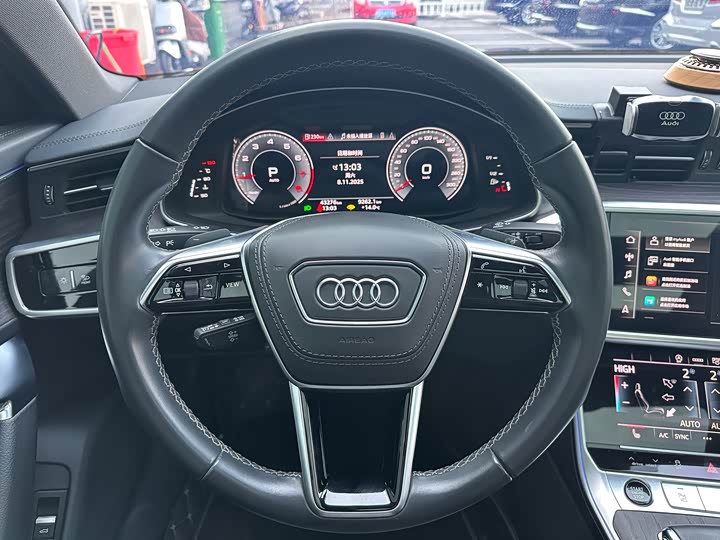 Фото 7 - Audi A6L