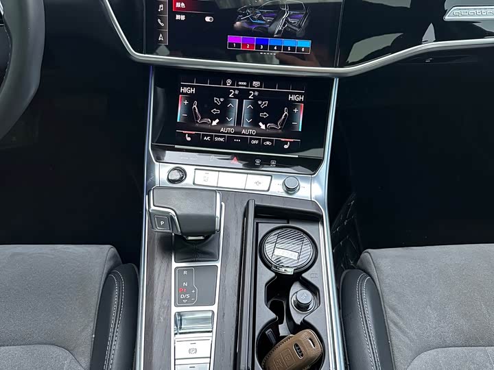 Фото 8 - Audi A6L
