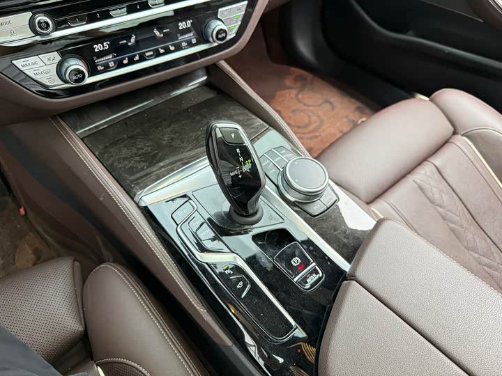 Фото 11 - BMW 5 Series