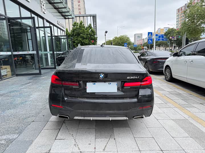 Фото 3 - BMW 5 Series