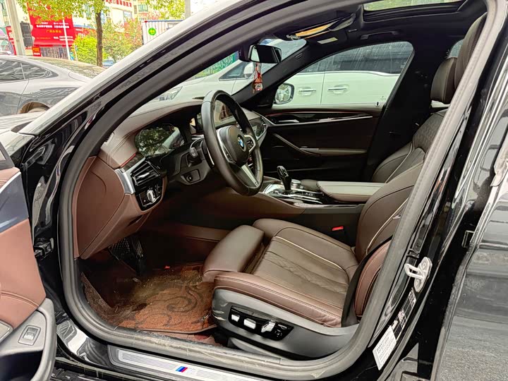 Фото 5 - BMW 5 Series