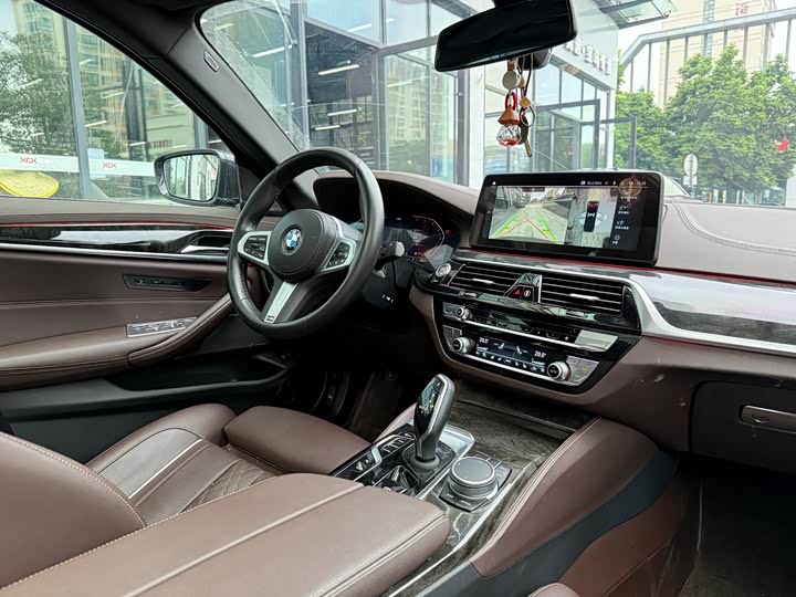 Фото 9 - BMW 5 Series