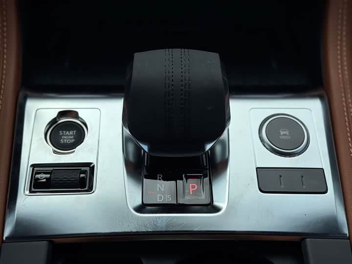 Фото 11 - Jaguar F-Pace