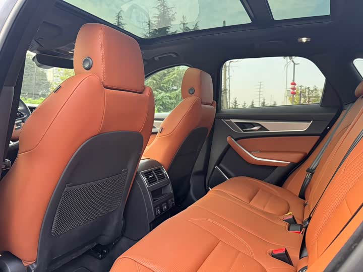 Фото 6 - Jaguar F-Pace