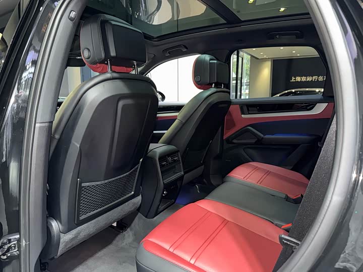 Фото 16 - Porsche Cayenne