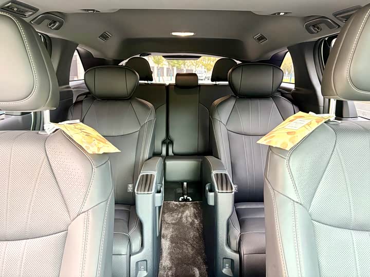 Фото 12 - Toyota Sienna