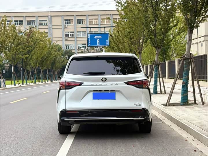 Фото 5 - Toyota Sienna