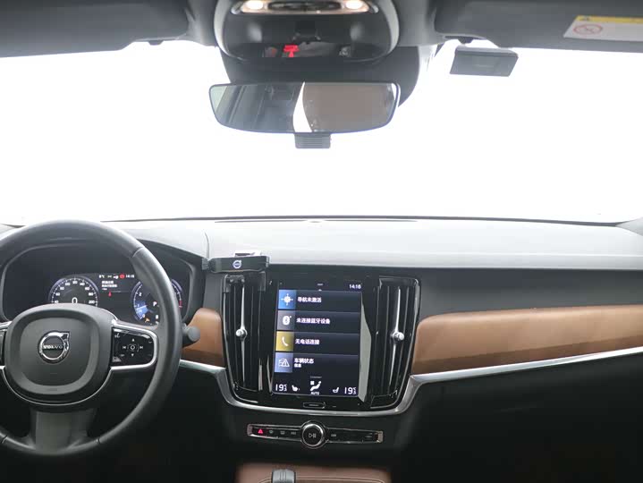 Фото 11 - Volvo S90