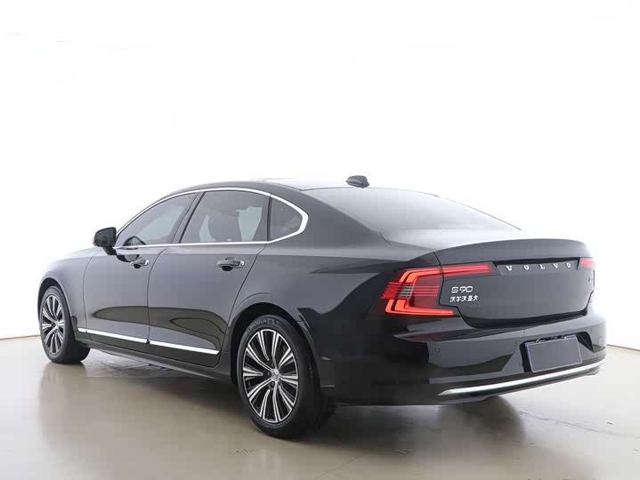 Фото 7 - Volvo S90