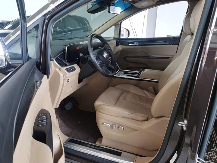 Фото 15 - Buick GL8 ES