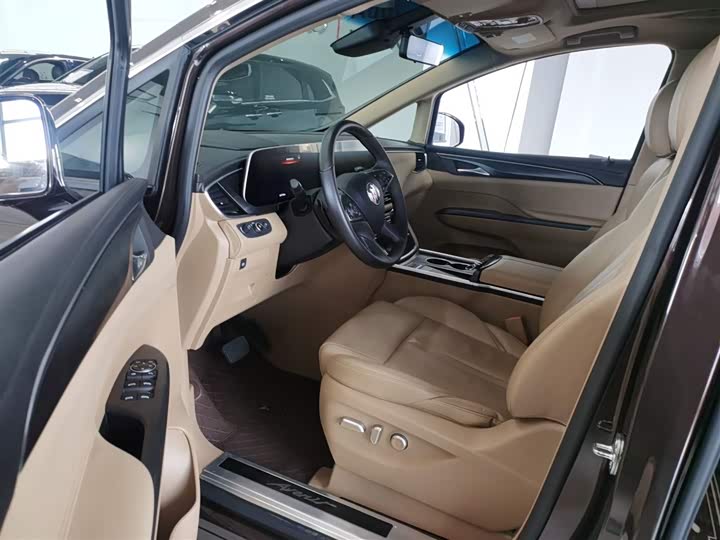 Фото 16 - Buick GL8 ES