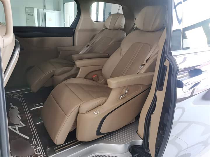 Фото 17 - Buick GL8 ES