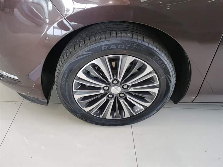 Фото 23 - Buick GL8 ES