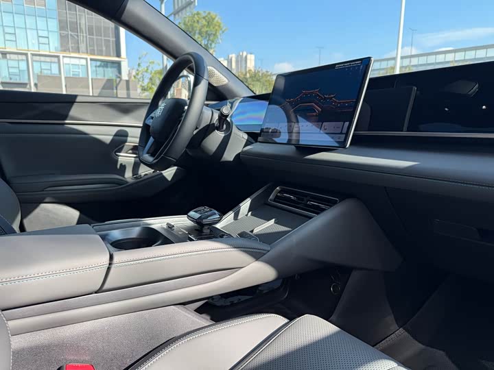 Фото 10 - BYD Qin L