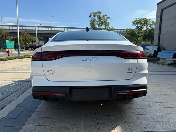 Фото 15 - BYD Qin L