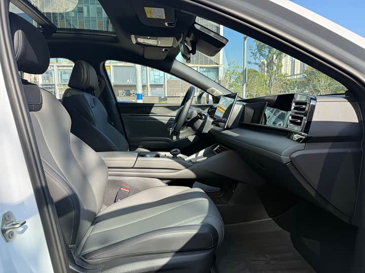 Фото 9 - BYD Qin L