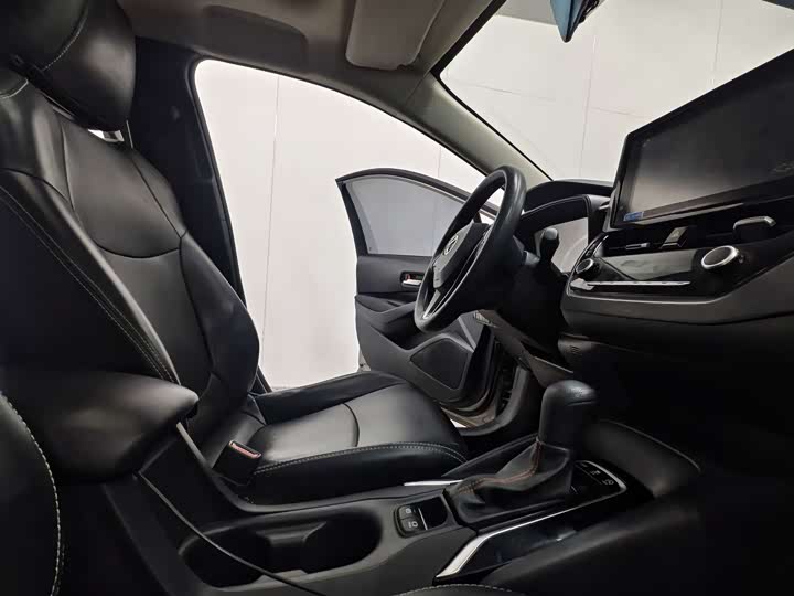 Фото 14 - Toyota Corolla